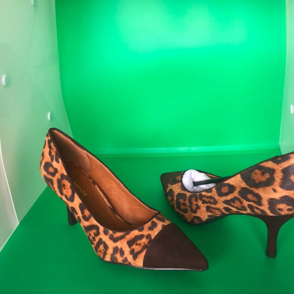 Ann Marino Affair brown animal print pump. Kitten heel. Size 7.5 NIB